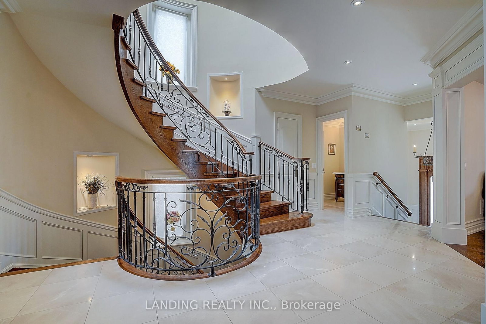 24 Abbotsford Road • Toronto, ON photo 7