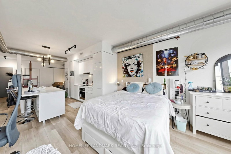 21 Lawren Harris Toronto,ON M5A 0T4 — Photo 17