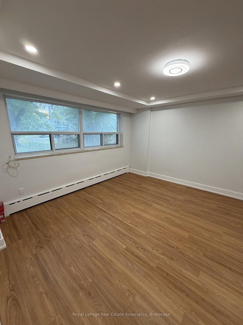 1 - 3877 Bathurst Street