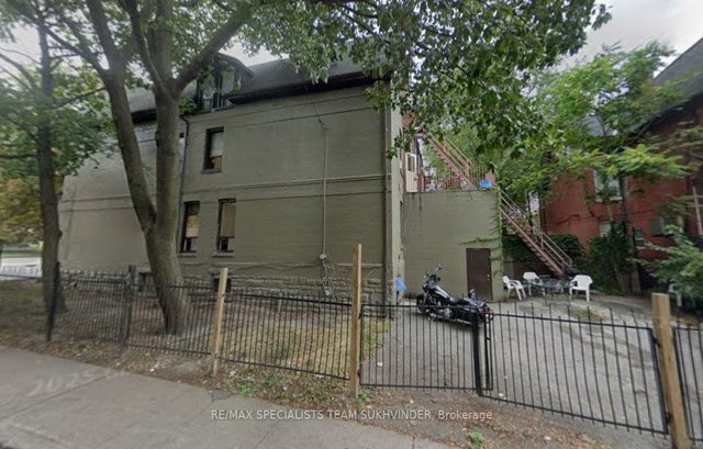 147 Gerrard Street E