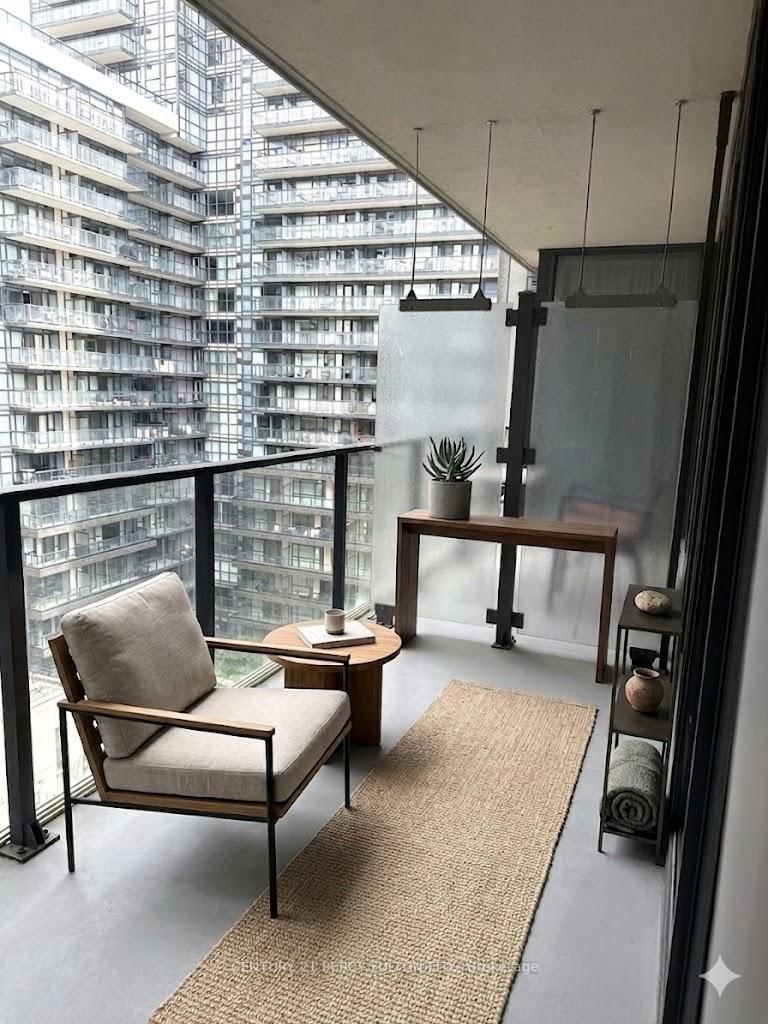 111 Elizabeth Street • #1501 • Toronto, ON photo 16