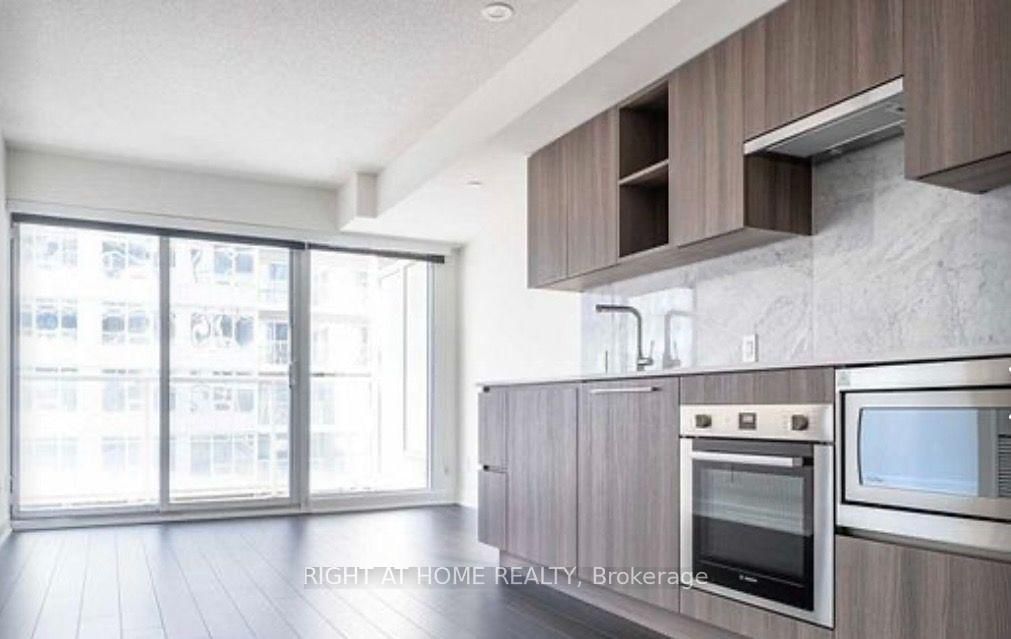 17 Bathurst Street • #3205 • Toronto, ON photo 8