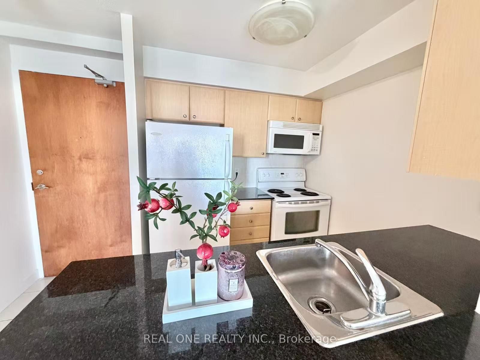 31 Bales Avenue • #1607 • Toronto, ON photo 8