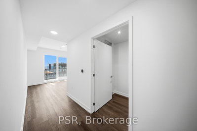Unit 3310 — 70 Ordnance Street — more photos