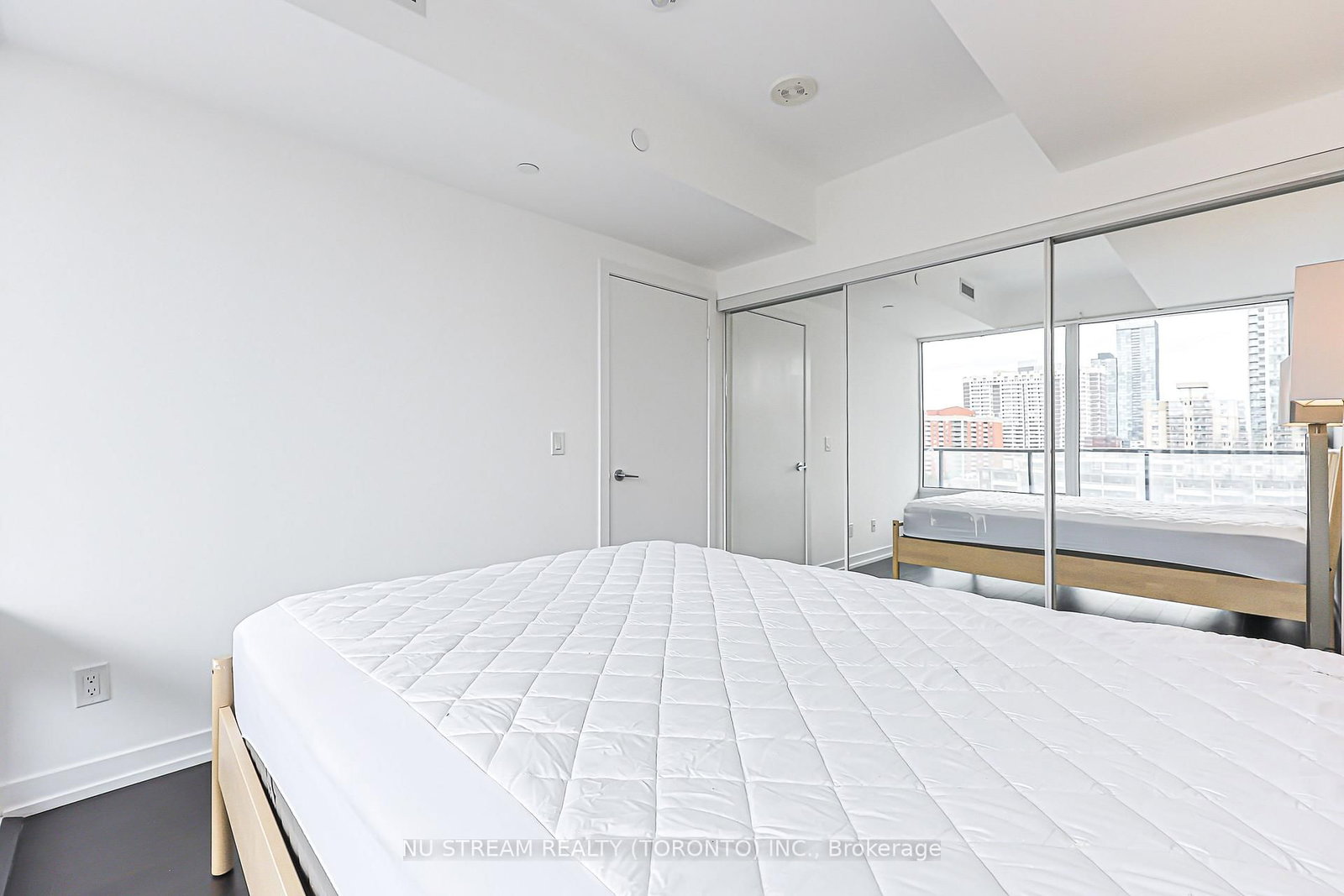 85 Wood Street • #1512 • Toronto, ON photo 27
