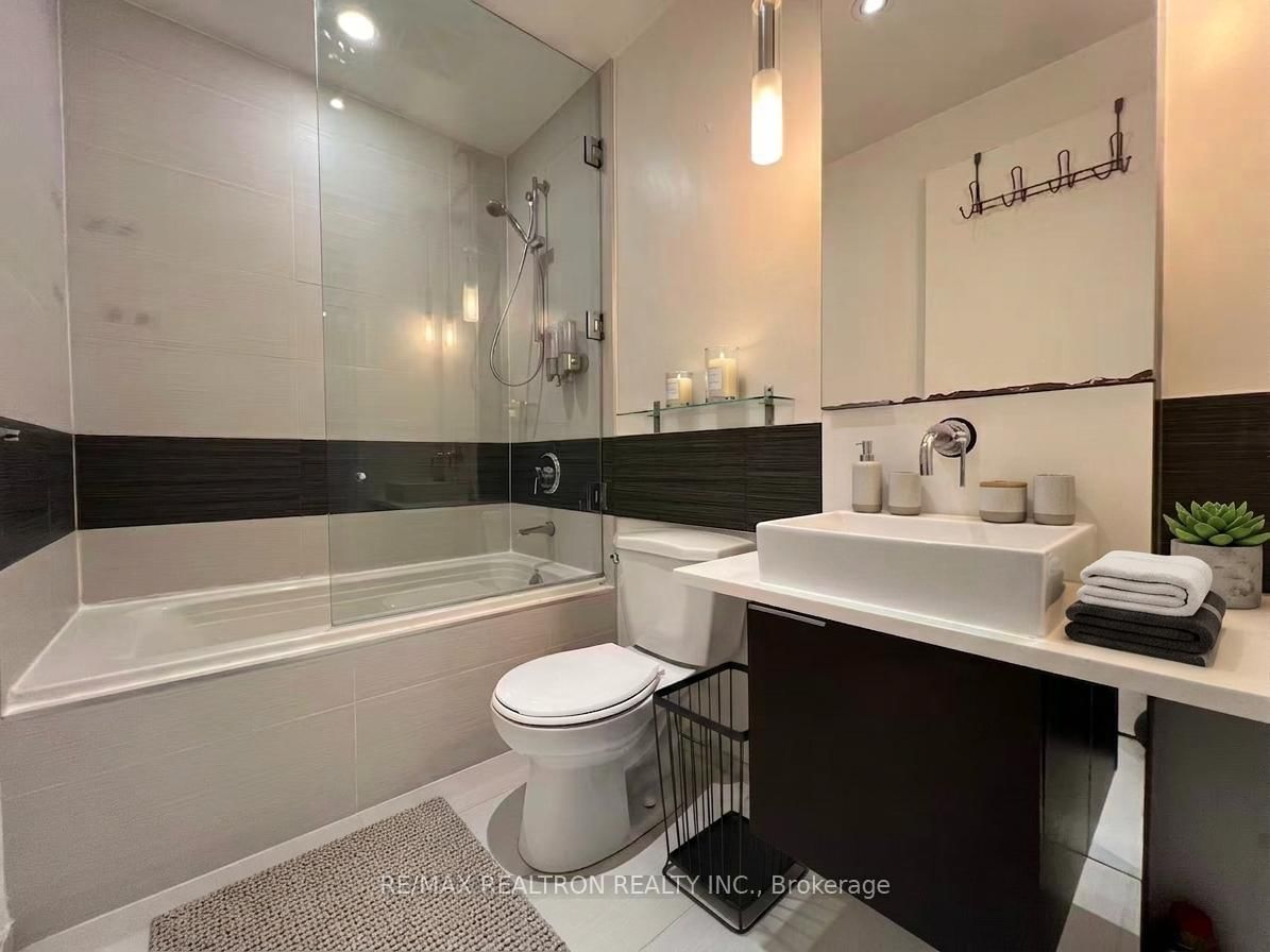 8 Charlotte Street • #214 • Toronto, ON photo 11