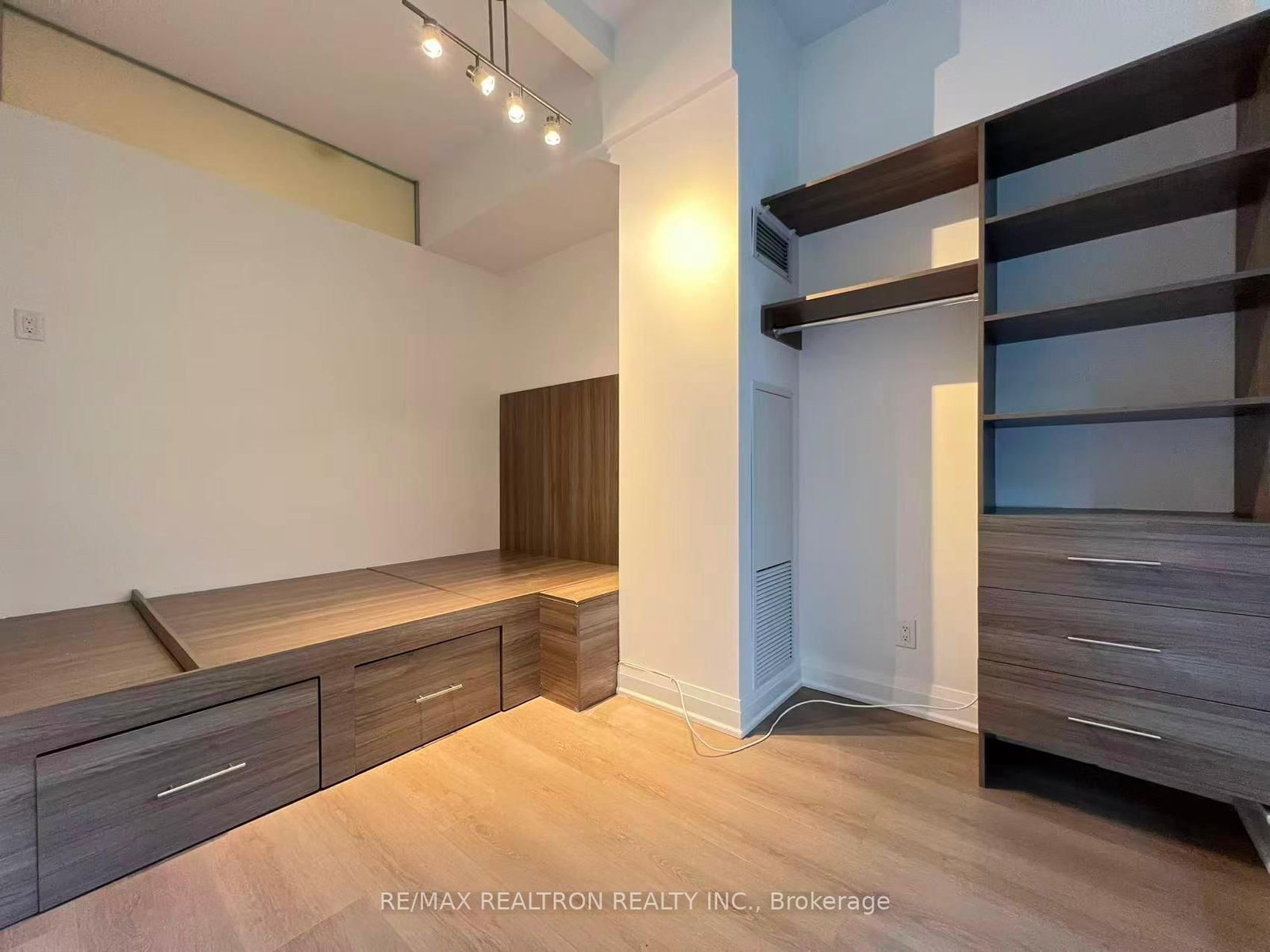 8 Charlotte Street • #214 • Toronto, ON photo 16