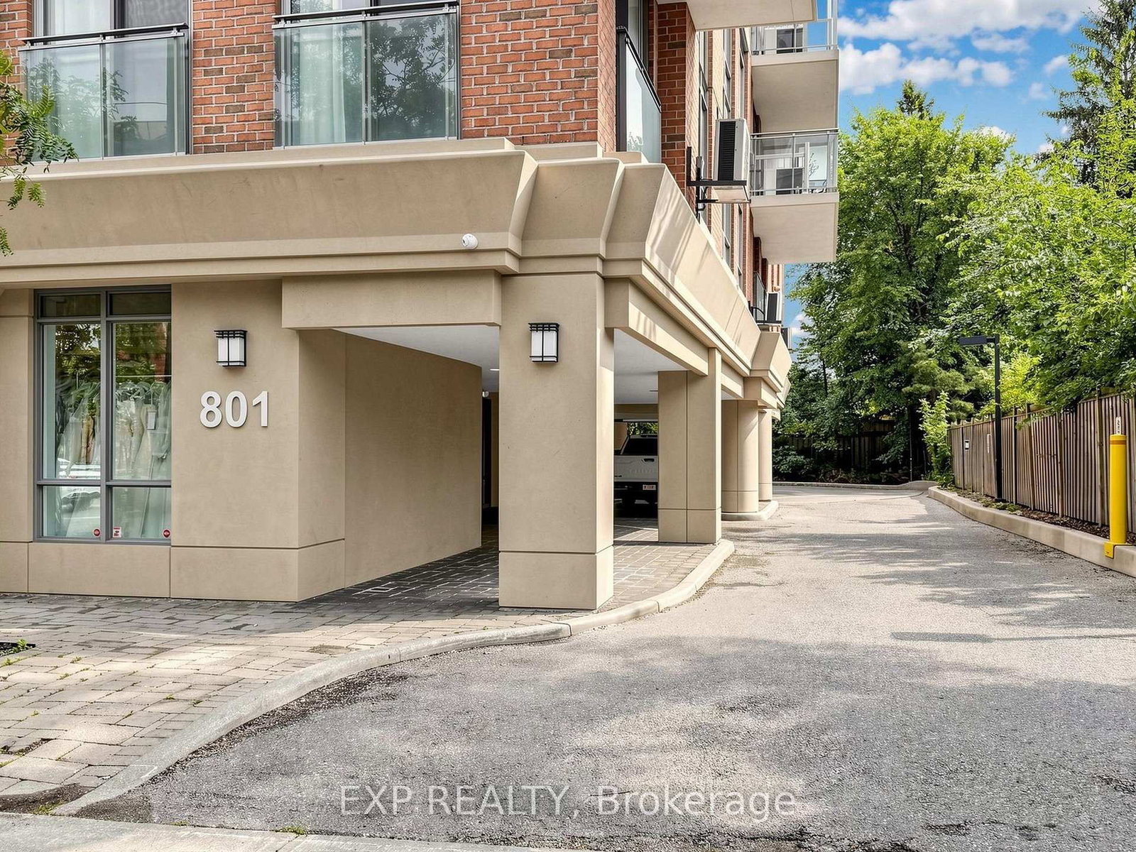 302-801 Sheppard Avenue, Toronto, ON