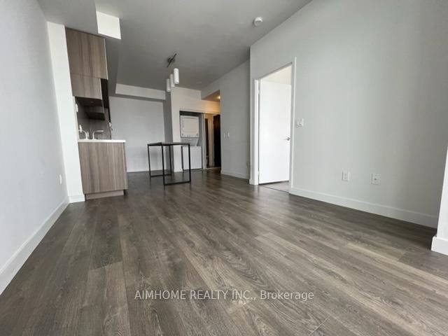 3505 - 8 Eglinton Avenue E