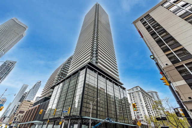 5204 - 501 Yonge Street
