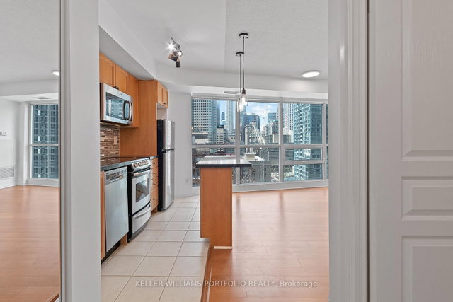 1504 - 18 Yonge Street