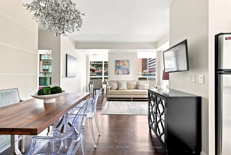88 Broadway Ave #409, Toronto, Ontario