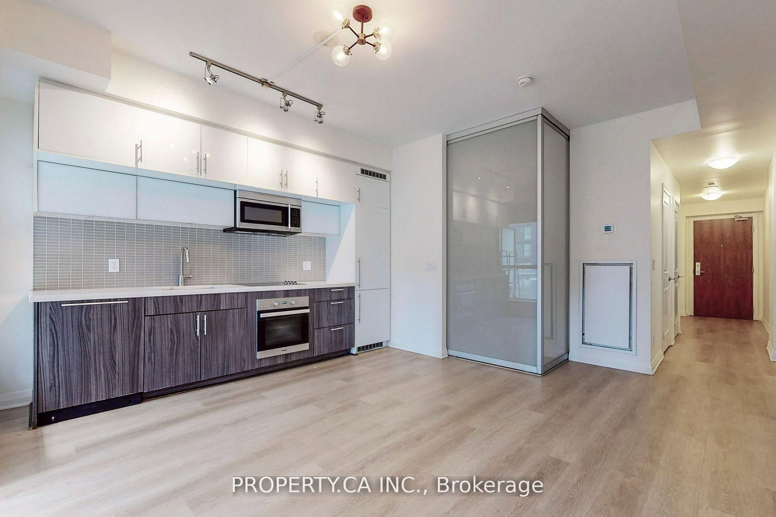 710 - 8 Mercer Street, Toronto 4