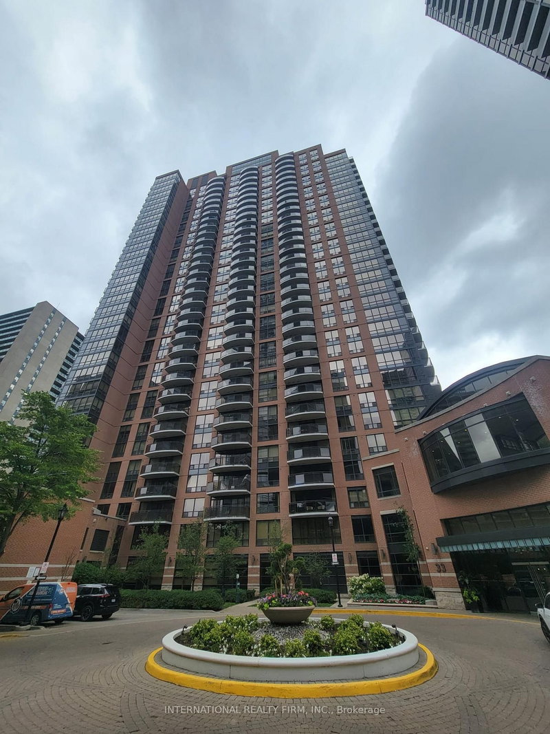 home for lease on 3202-33 Sheppard Avenue E