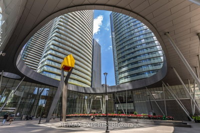 4-bed Condominium Apartment · 12 York St