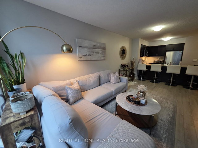 1223 - 25 Lower Simcoe Street