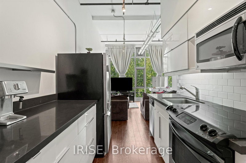 305 - 477 Richmond Street W