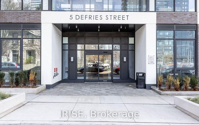 home for lease on 3702-5 Defries Street