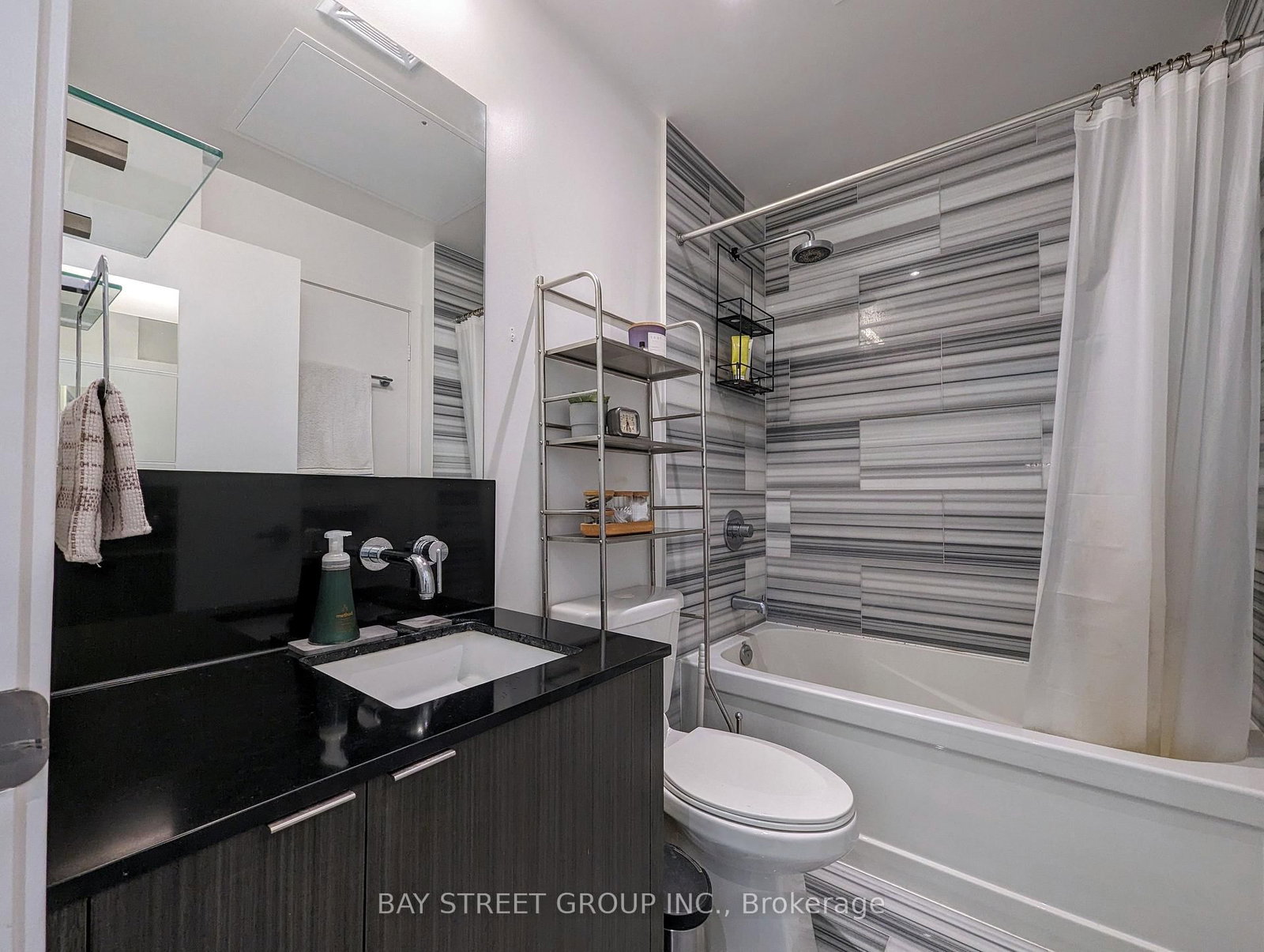 100 Harbour Street • #6103 • Toronto, ON photo 11