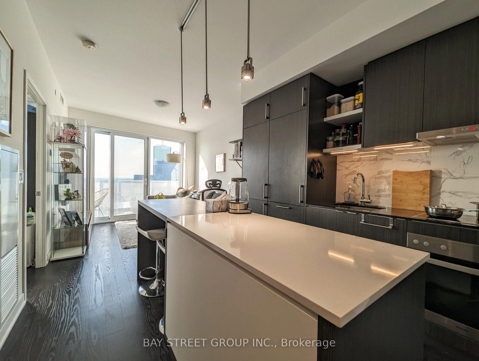100 Harbour Street • #6103 • Toronto, ON photo 2