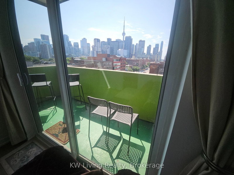 10 Willison Sq photo 5
