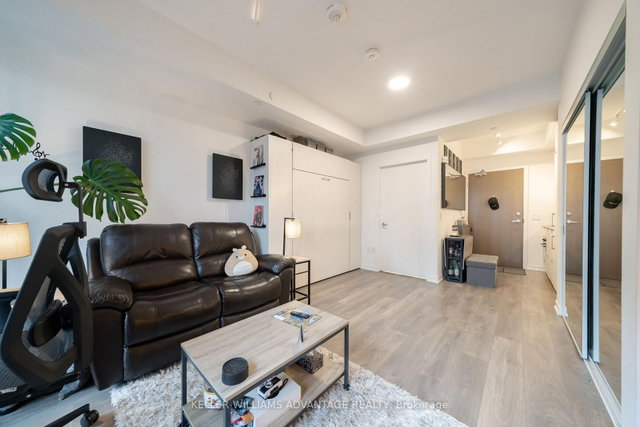 1009 - 20 Richardson Street