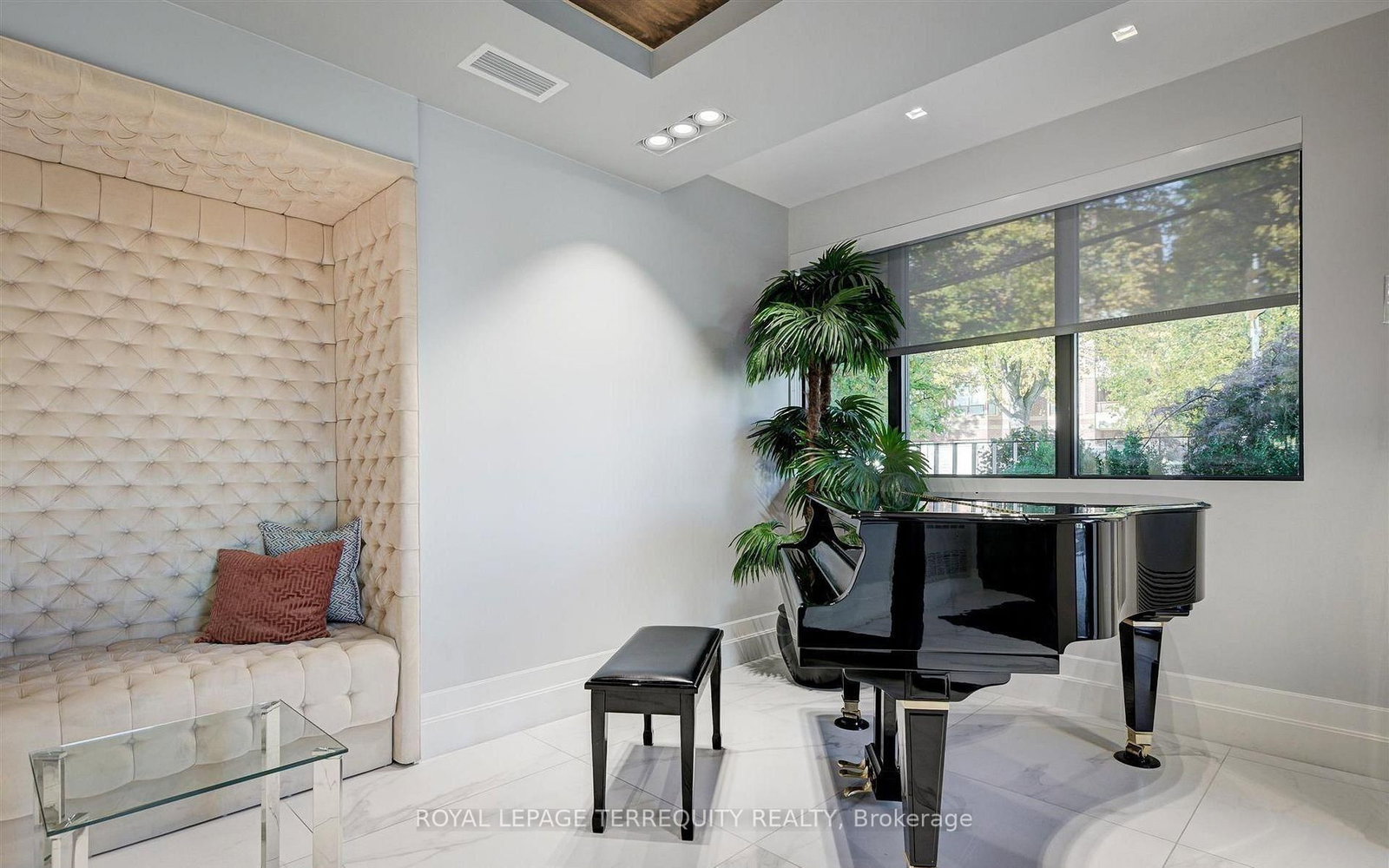 3 Southvale Drive • #401 • Toronto, ON photo 36