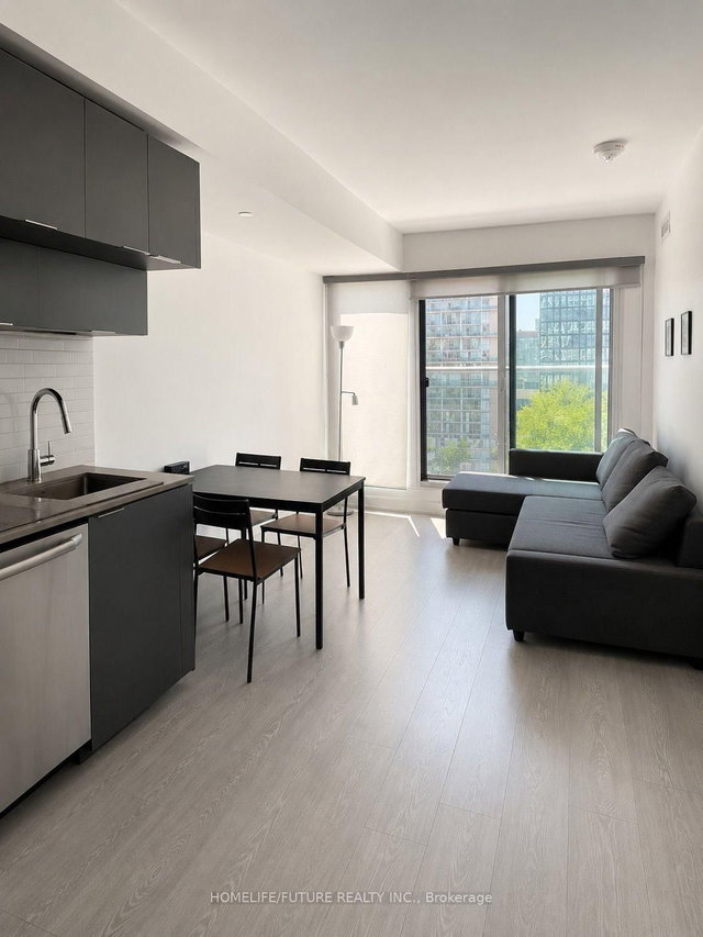 706 - 181 Dundas Street E