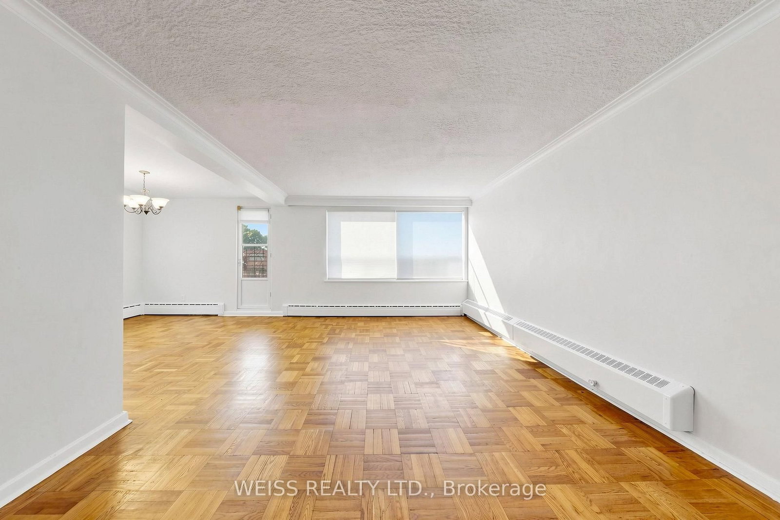 4 - 17 Fraserwood Avenue, Toronto 4