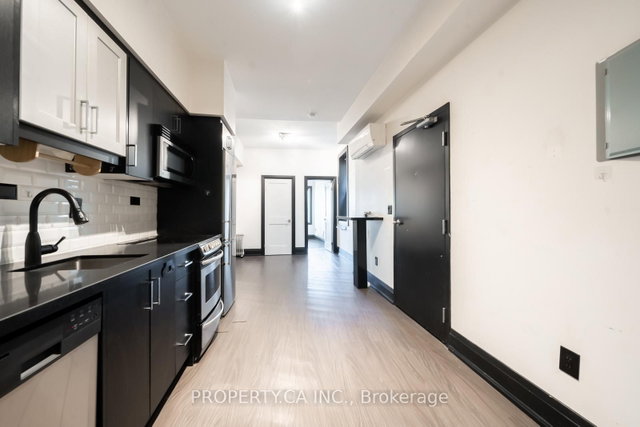 3 - 960 Queen Street W