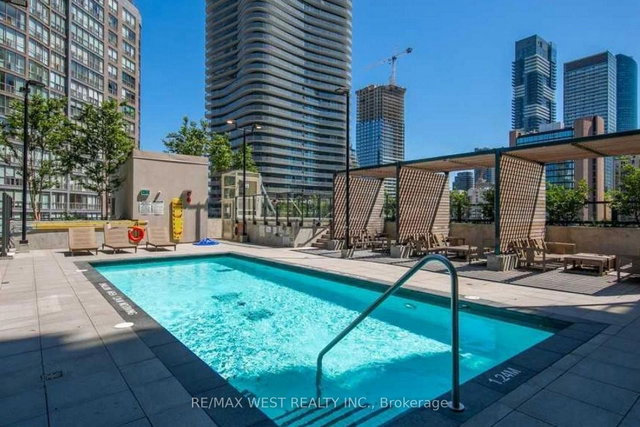 1112 - 955 Bay Street