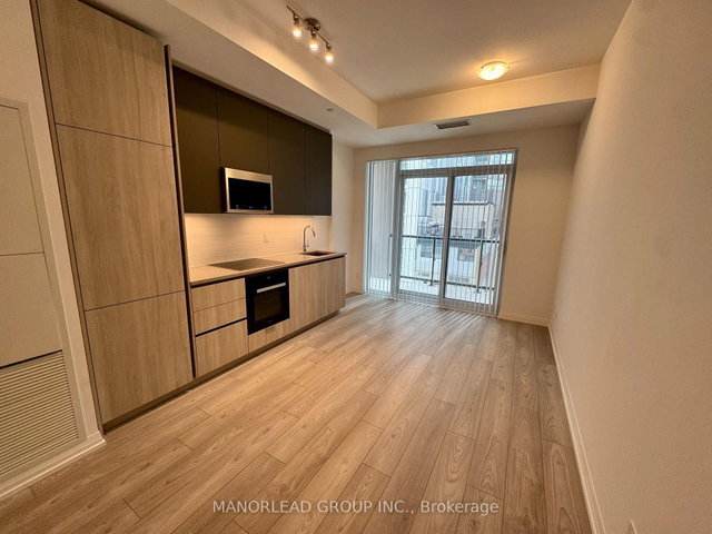 708 - 400 King Street W