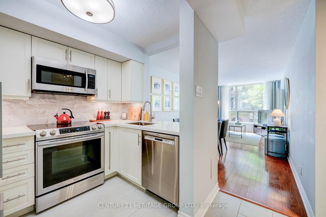 207 - 92 King Street E