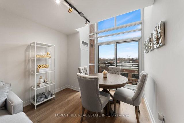 425 - 775 King Street W
