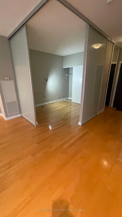 Unit 1512 — 33 Charles Street E — more photos