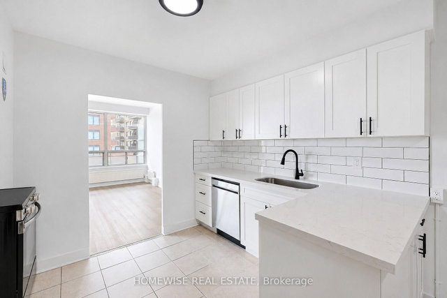 307 - 2500 Bathurst Street