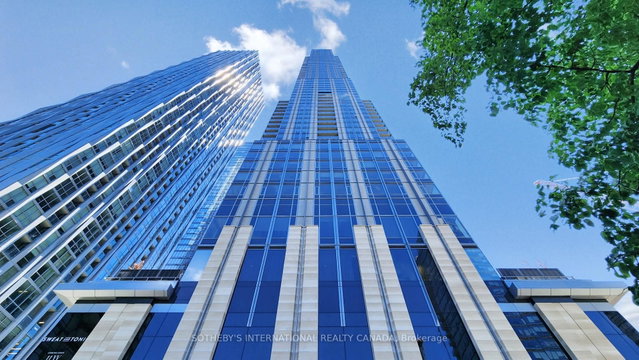2112 - 11 Yorkville Avenue