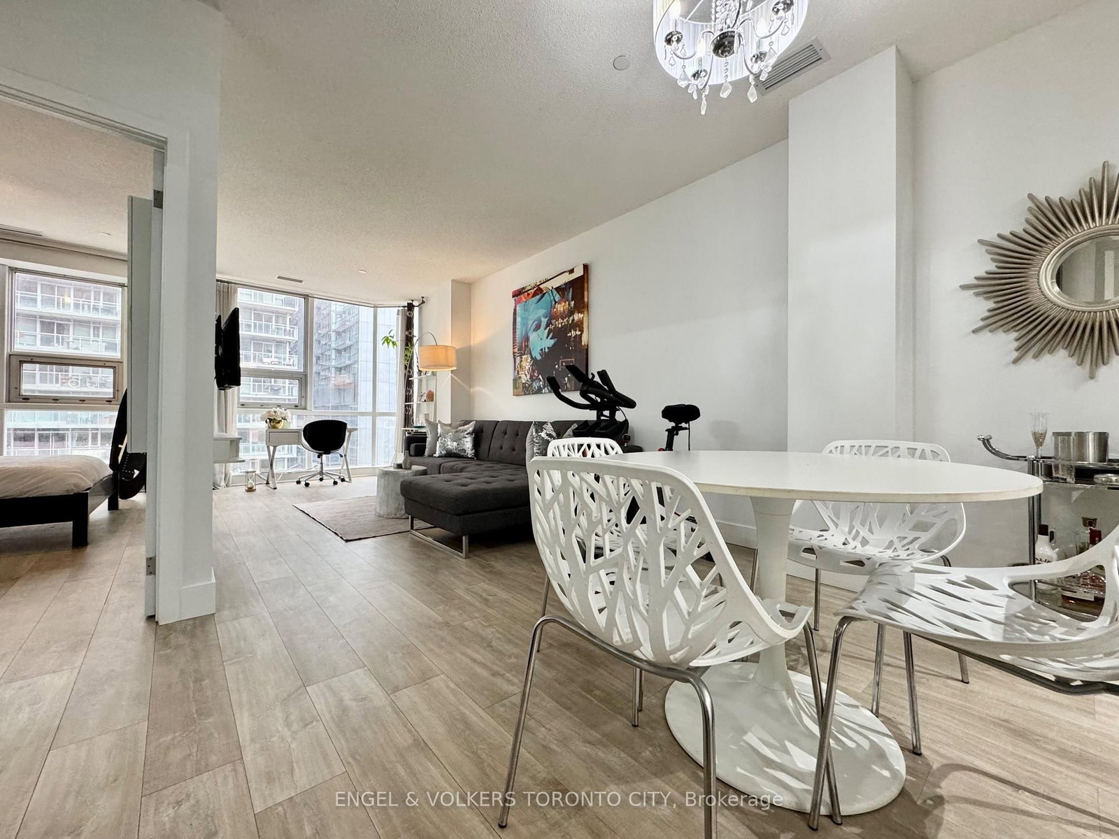 393 King Street W • #706 • Toronto, ON photo 22