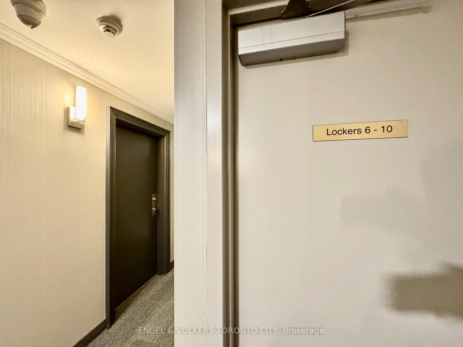 393 King Street W • #706 • Toronto, ON photo 35