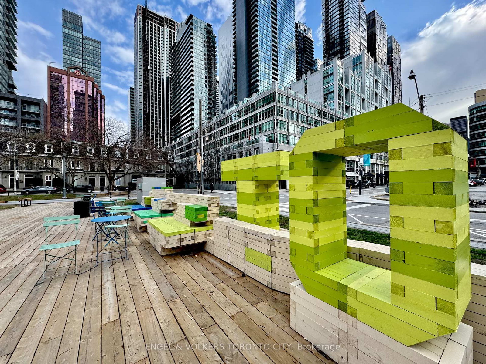 393 King Street W • #706 • Toronto, ON photo 4