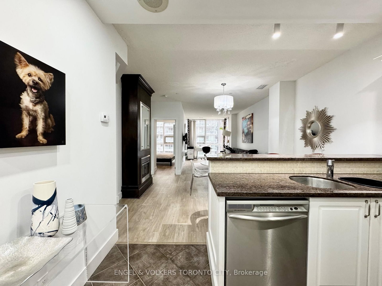 393 King Street W • #706 • Toronto, ON photo 9