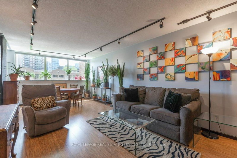 409 - 15 Maitland Place
