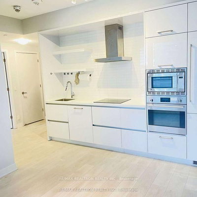 Unit 1007 — 2221 Yonge Street — photo 2