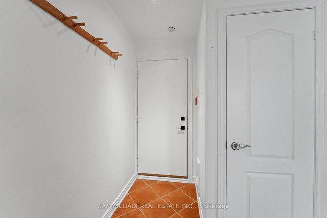 Apt 2 - 180 Bellwoods Avenue