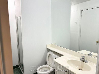 Unit 917 — 7 King Street E — more photos