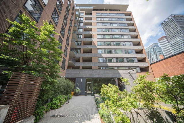 306 - 400 Wellington Street W