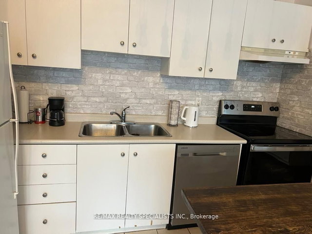 519 - 700 King Street W