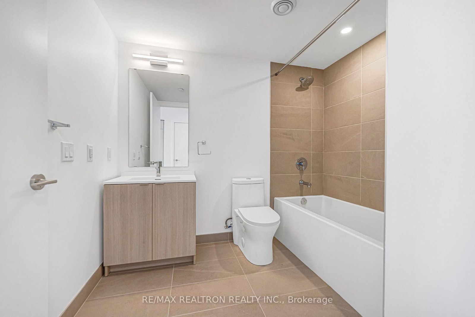 2508-100 Queens Street, Toronto, ON, photo 3