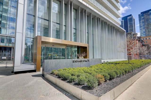 910 - 50 Charles Street E