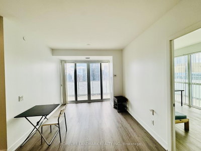 Unit 3811 — 7 Grenville Street — more photos